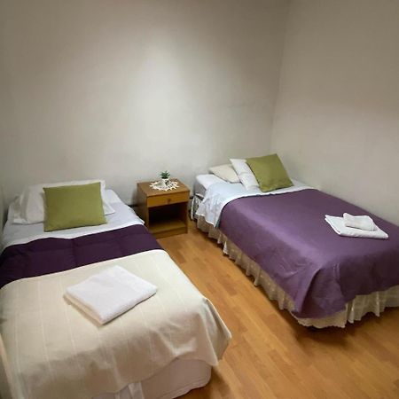 بونتا أريناس Karol Hostal المظهر الخارجي الصورة