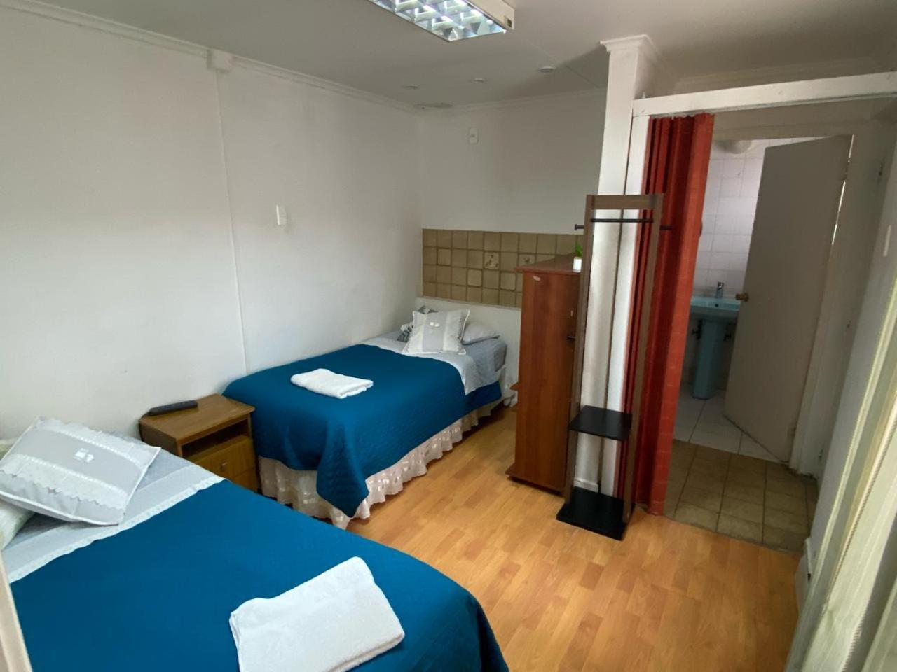 بونتا أريناس Karol Hostal المظهر الخارجي الصورة
